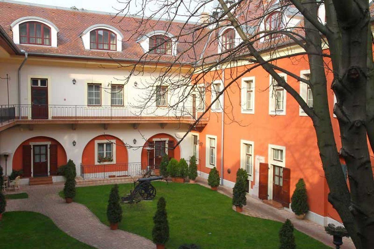 St. George Residence Budapest Bagian luar foto