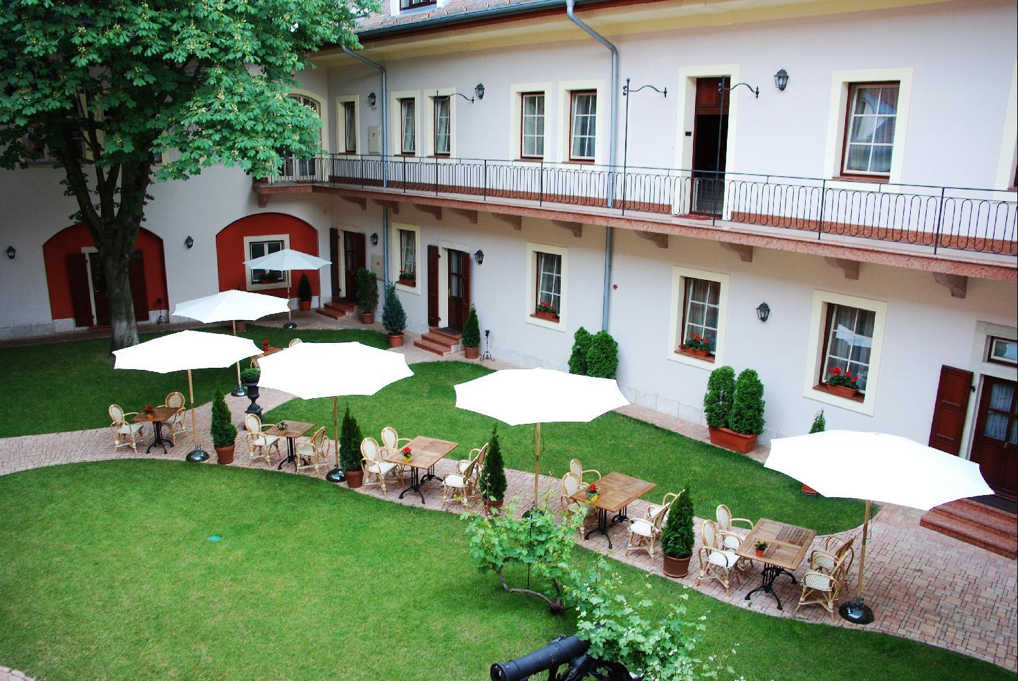 St. George Residence Budapest Bagian luar foto
